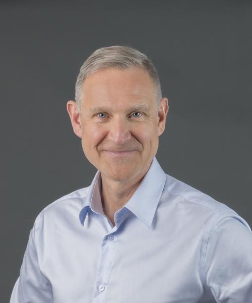 Carl Mellander profile picture in blue shirt